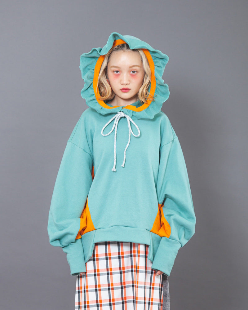 
            
                Load image into Gallery viewer, [RESTOCK] FRILL HOODIE (green)
            
        